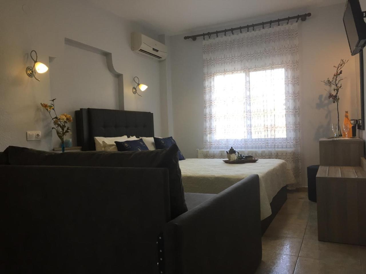 Litsa Haus Estate Residences & Suites - Adults Only & Kids 8 Plus- อัสโปรวาลตา ภายนอก รูปภาพ
